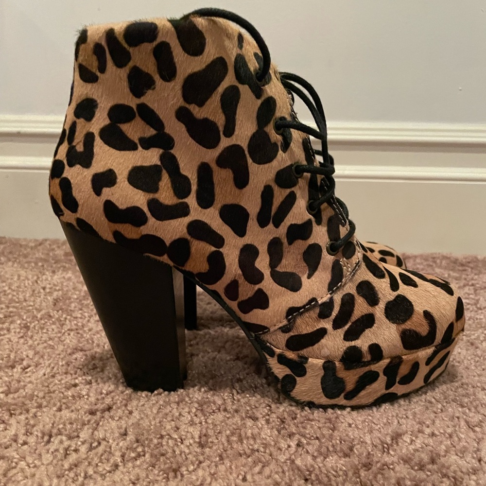 Steve Madden Raspy platform booties